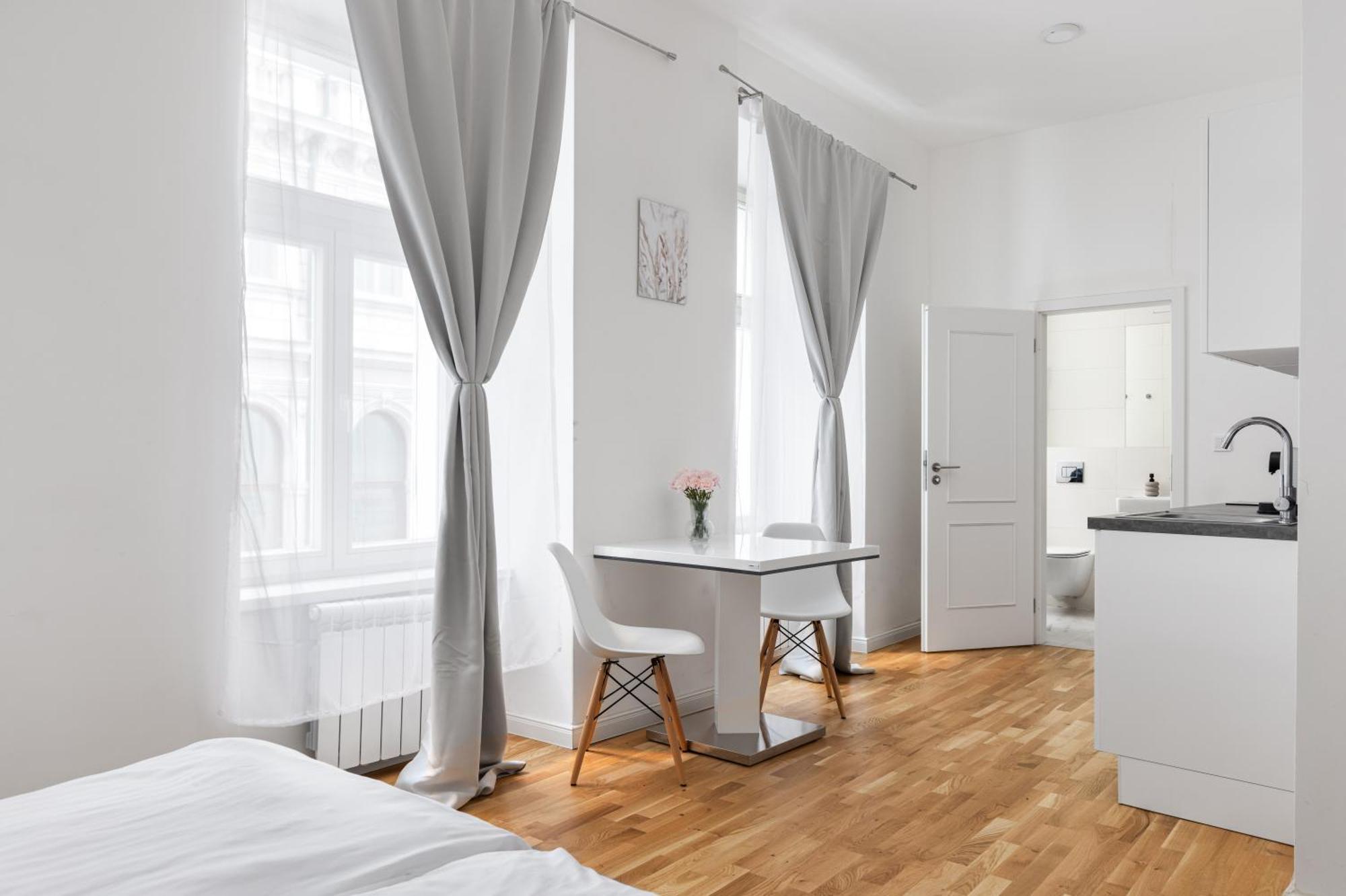 Stay2Gether Beige Nest - Metro Florenc Praga Exterior foto
